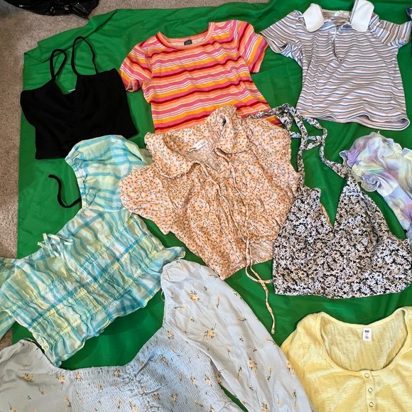 Women's Spring Top Lot - Picture 2 of 5